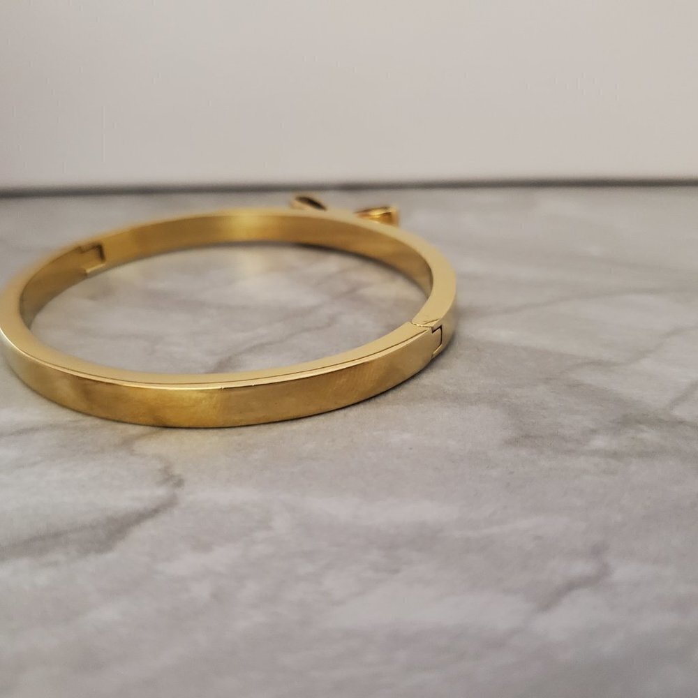 ✨ Kate Spade Rhinestone Pave Bow Gold Hinged Bracelet ✨ - Picture 5 of 10